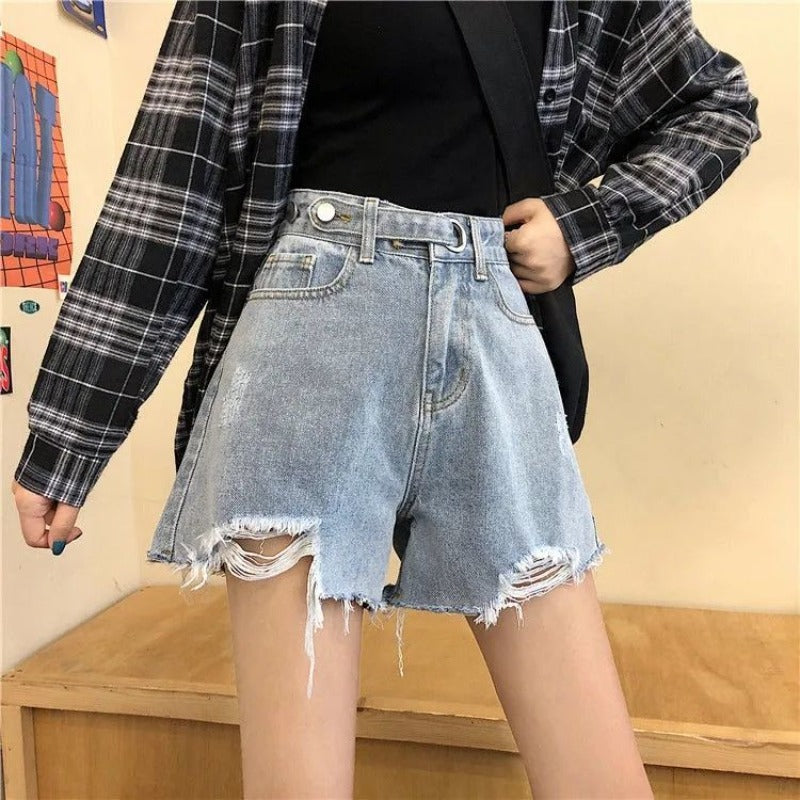 Damskie szorty jeans z postrzępionymi nogawkami