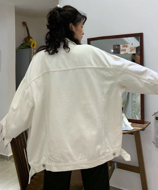 Damska kurtka jeansowa o kroju oversize z dużymi kieszeniami