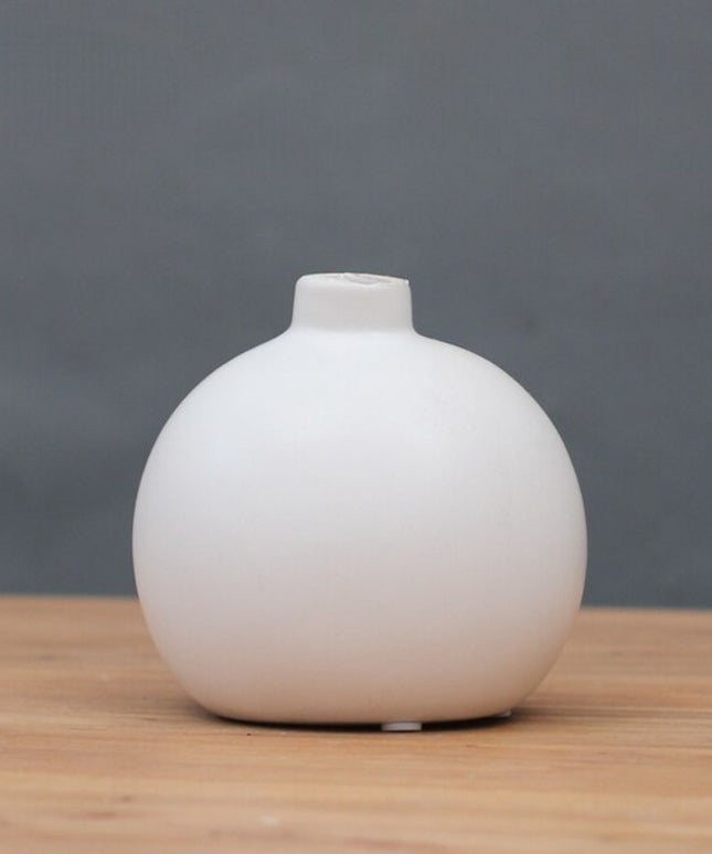 Wazon ceramiczny minimalistyczny w białym kolorze