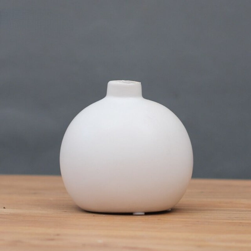 Wazon ceramiczny minimalistyczny w białym kolorze
