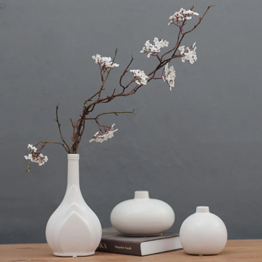 Wazon ceramiczny minimalistyczny w białym kolorze