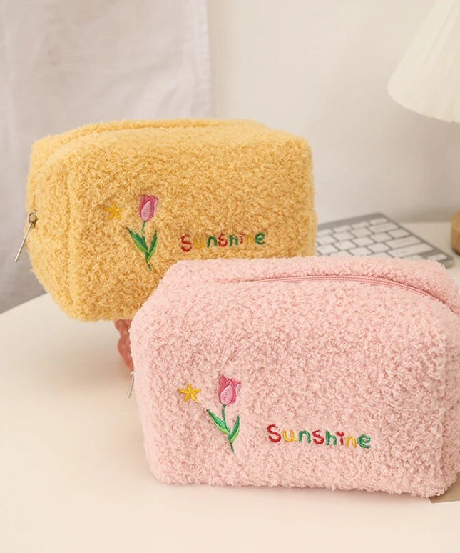 Kosmetyczka pluszowa z napisem i nadrukiem