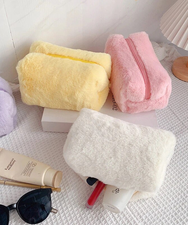 Kosmetyczka pluszowa z futerkiem