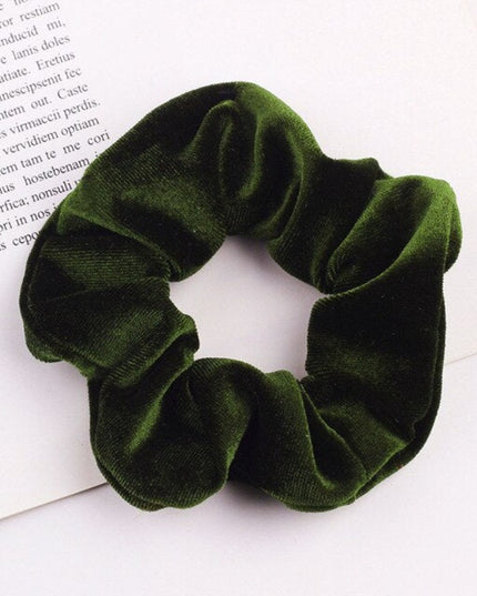 Aksamitna gumka do włosów scrunchie zielona - Akcesoria do stylizacji włosów