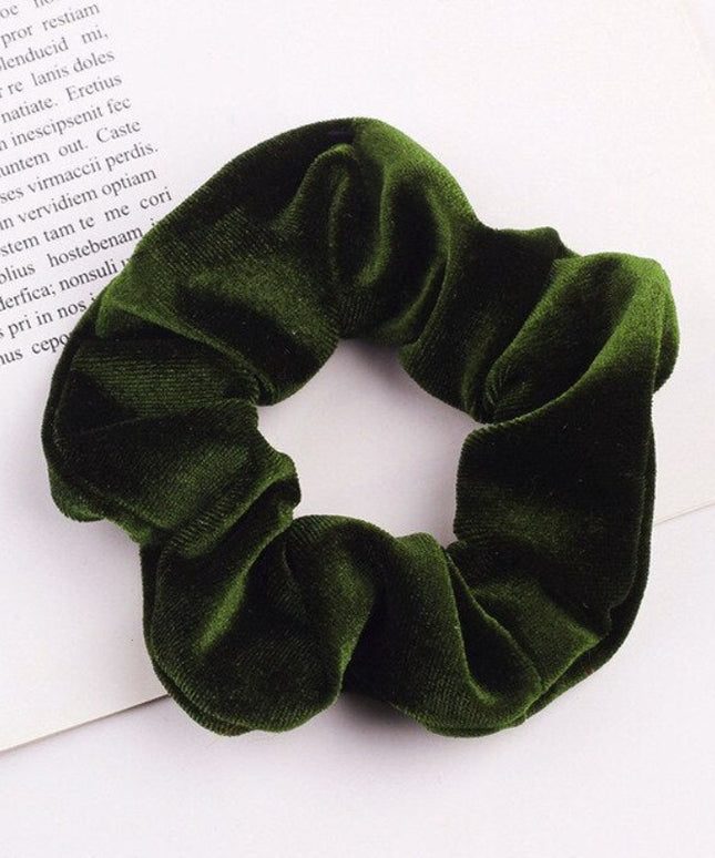 Aksamitna gumka do włosów scrunchie zielona - Akcesoria do stylizacji włosów