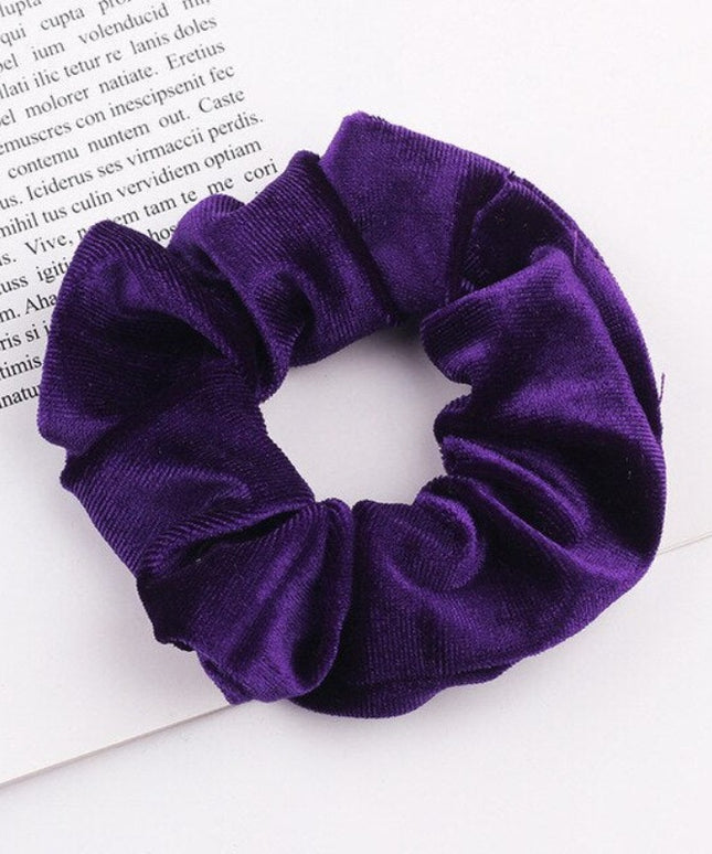 Aksamitna gumka do włosów scrunchie chabrowa - Akcesoria do stylizacji włosów