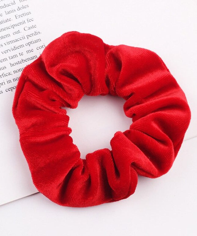 Aksamitna gumka do włosów scrunchie czerwona - Akcesoria do stylizacji włosów