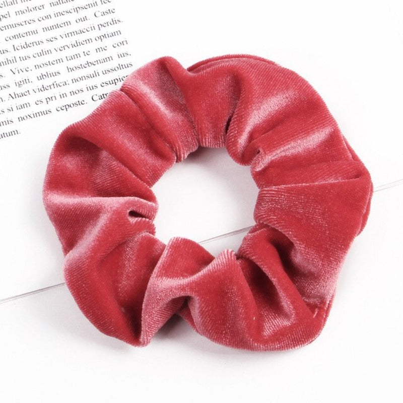Aksamitna gumka do włosów scrunchie jasnoczerwona - Akcesoria do stylizacji włosów