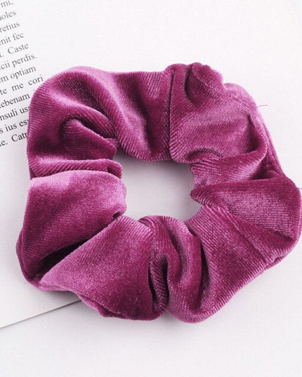 Aksamitna gumka do włosów scrunchie różowa - Akcesoria do stylizacji włosów