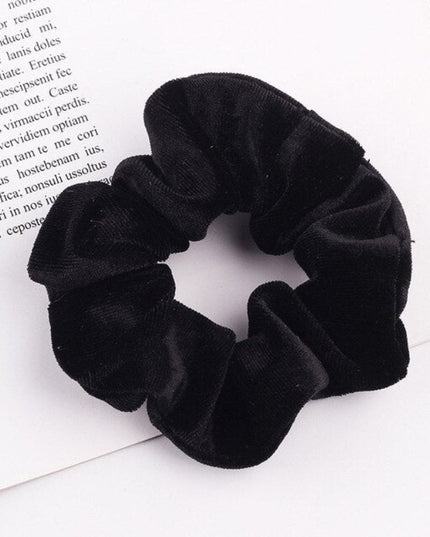 Aksamitna gumka do włosów scrunchie czarna - Akcesoria do stylizacji włosów