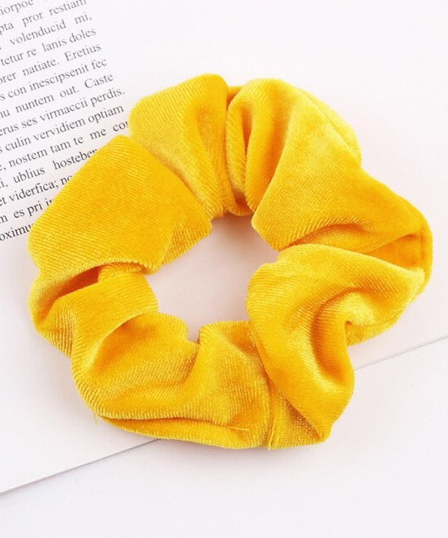 Aksamitna gumka do włosów scrunchie żółta - Akcesoria do stylizacji włosów