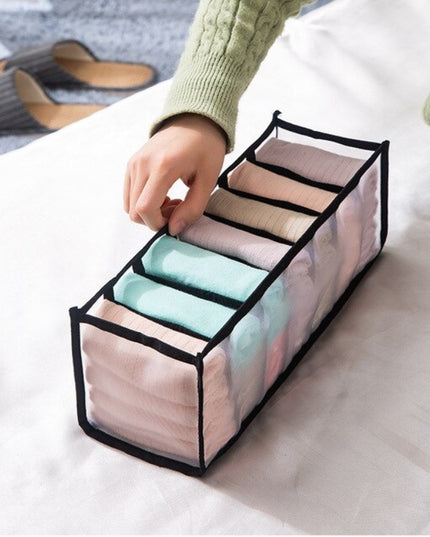 Organizer z przegródkami na bieliznę