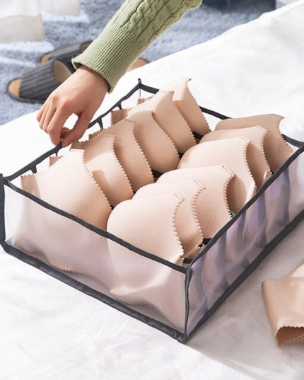 Organizer z przegródkami na bieliznę