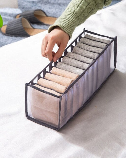 Organizer z przegródkami na bieliznę