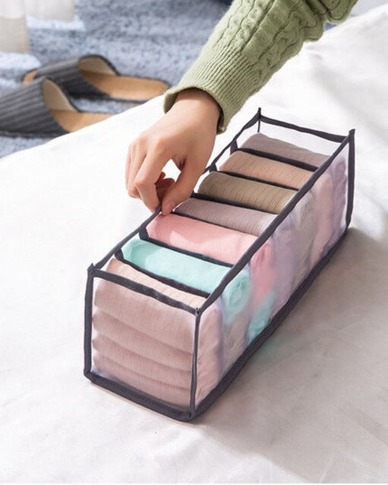 Organizer z przegródkami na bieliznę