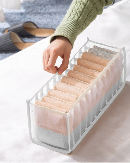 Organizer z przegródkami na bieliznę