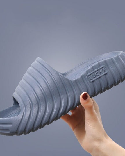 Klapki na platformie w jednolitych kolorach