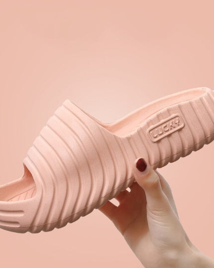 Klapki na platformie w jednolitych kolorach