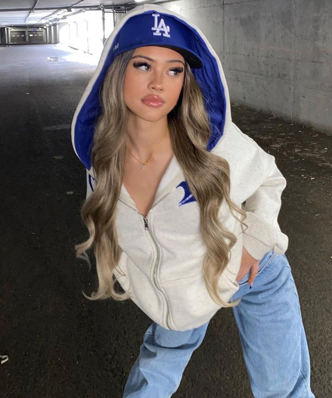 Damska bluza z kapturem zapinana na zamek