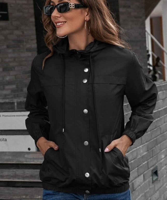 Damska kurtka przejściowa zapinana na zatrzaski
