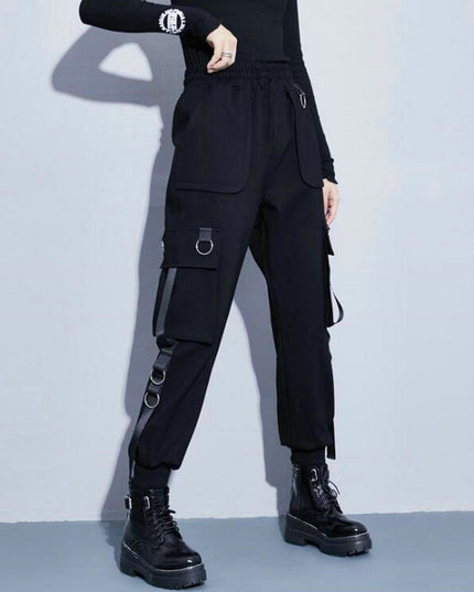 Damskie spodnie cargo z łancuszkiem
