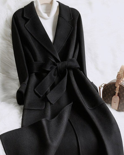 Damski płaszcz klasyczny zimowy wiązany w talii