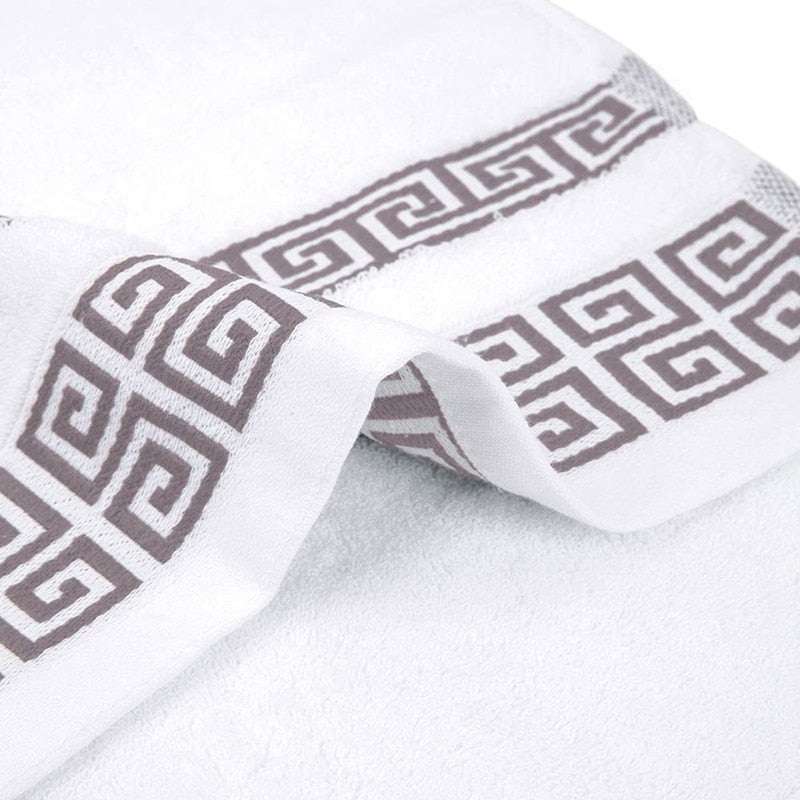 Ręcznik łazienkowy z eleganckim wzorem