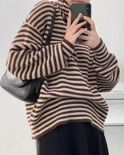 Damski sweter z golfem w paski o luźnym kroju