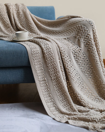 Ozdobny koc z plecioną fakturą