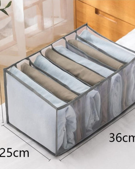 Organizer z przegródkami na ciuchy