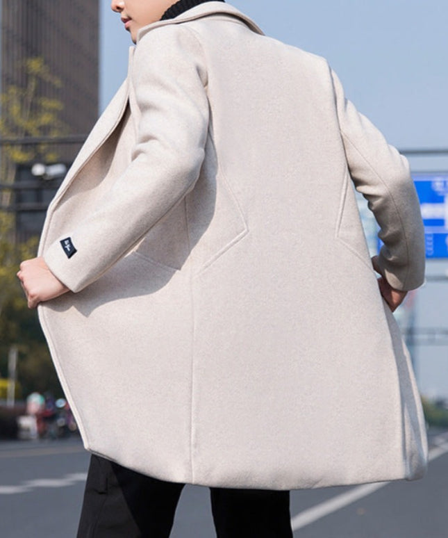 Męski płaszcz zapinany na guzik