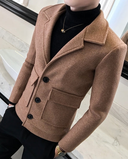 Męski krótki płaszcz z kieszeniami