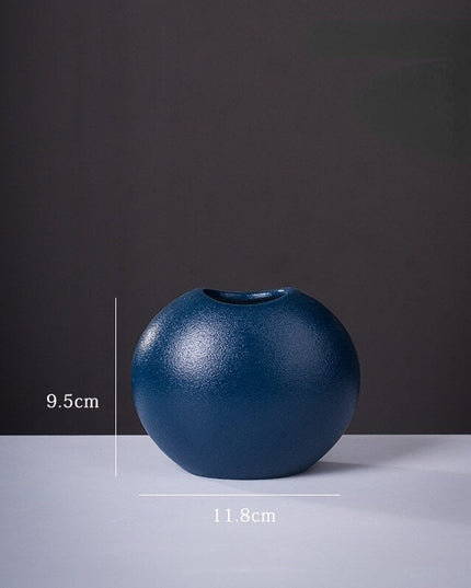 Wazon ceramiczny w granatowym kolorze