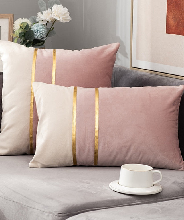 Poszewka na poduszkę dekoracyjna ze złotym elementem