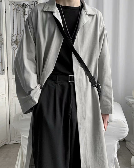 Męski płaszcz z wiązaniem