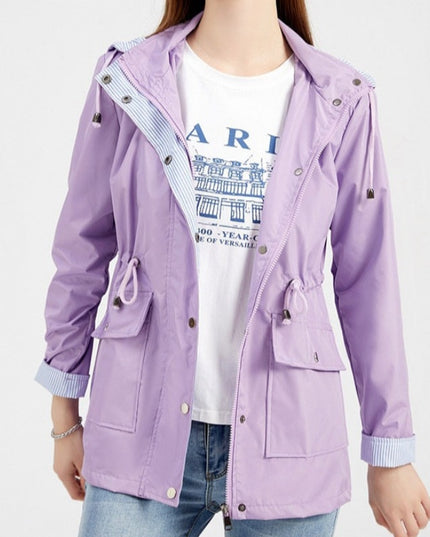 Damska kurtka przejściowa taliowana z kapturem