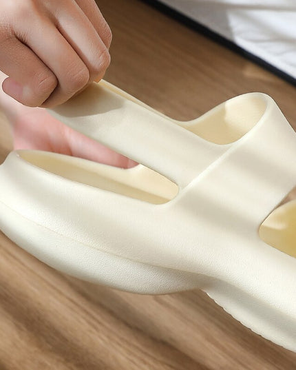 Klapki damskie z paskami i zapięciem