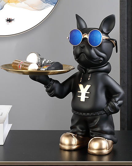 Figurka funkcjonalna ze złotymi dodatkami