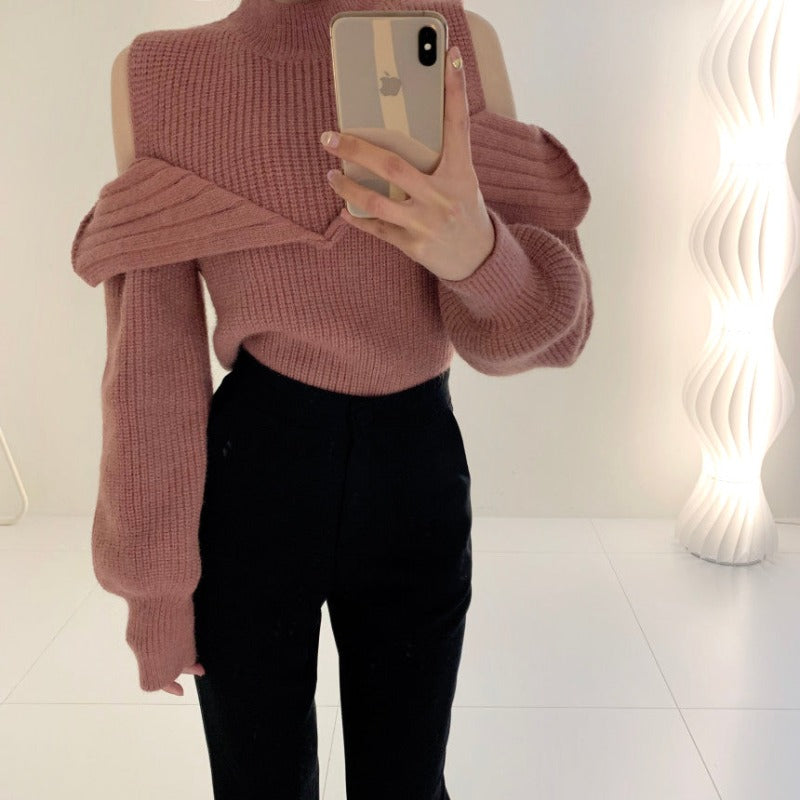 Damski sweter z golfem i odkrytymi ramionami