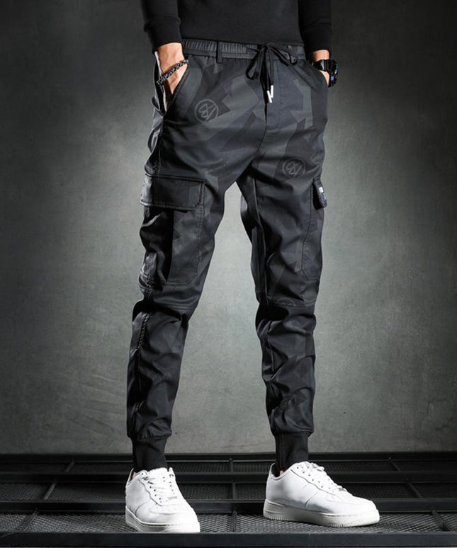 Męskie spodnie cargo we wzór moro ze ściągaczmi