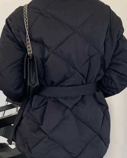 Damska kurtka zimowa wiązana w talii