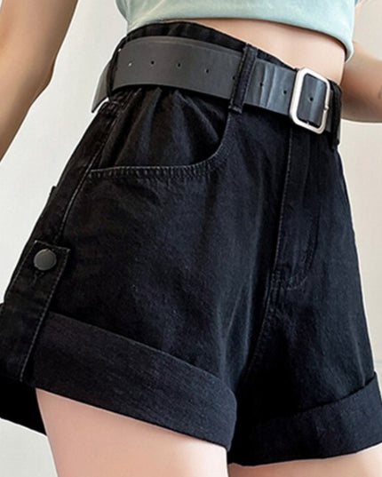 Damskie szorty jeansowe z paskiem i podwijanymi nogawkami