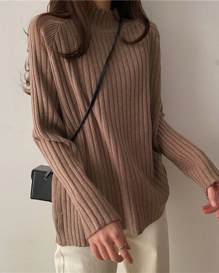 Damski sweter prążkowany z golfem o luźnym kroju