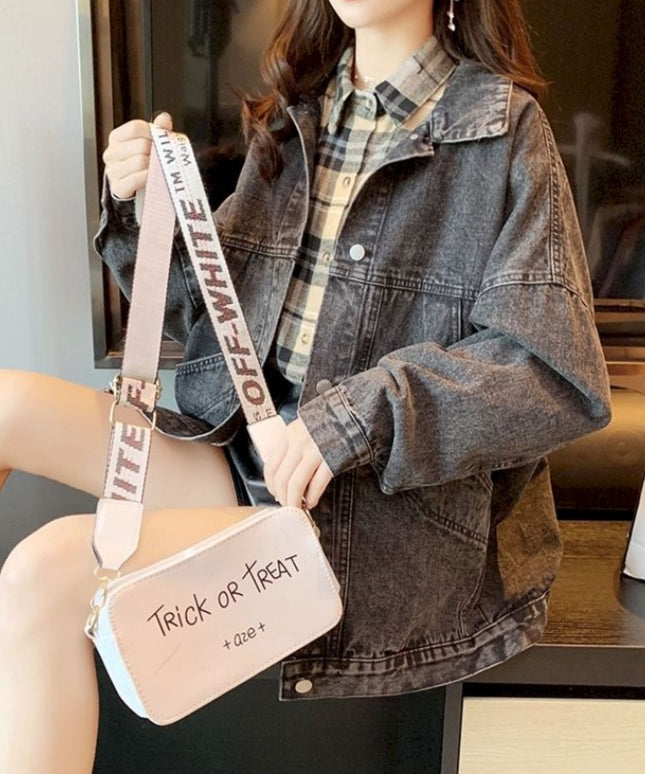 Damska kurtka jeansowa oversize z dużymi kieszeniami