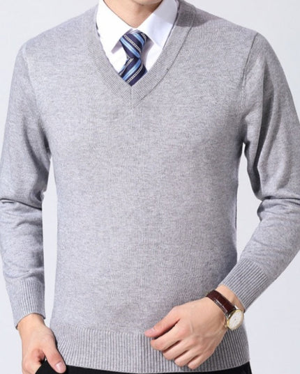 Męski sweter z dekoltem w serek o dopasowanym kroju