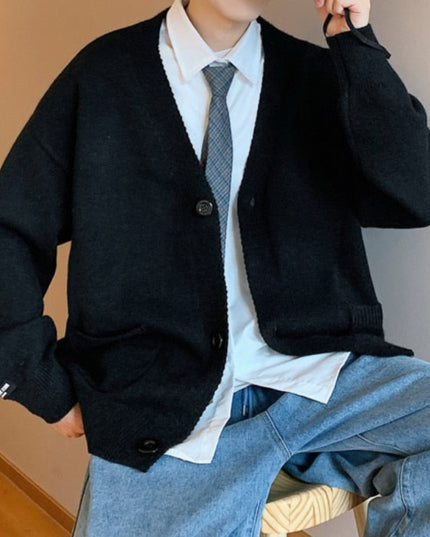 Męski sweter typu kardigan zapinany na guziki