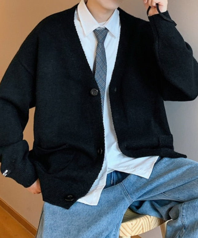 Męski sweter typu kardigan zapinany na guziki