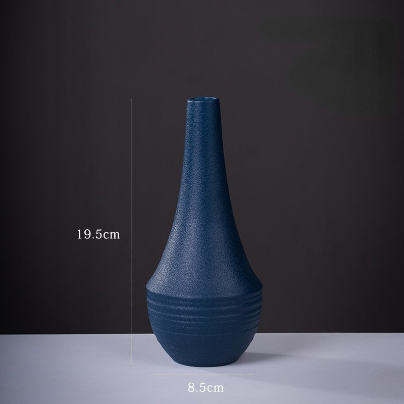Wazon ceramiczny w granatowym kolorze