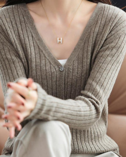 Damski sweter zapinany na guziki prążkowany typu kardigan