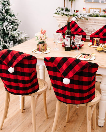 Świąteczny pokrowiec na krzesło w kratkę